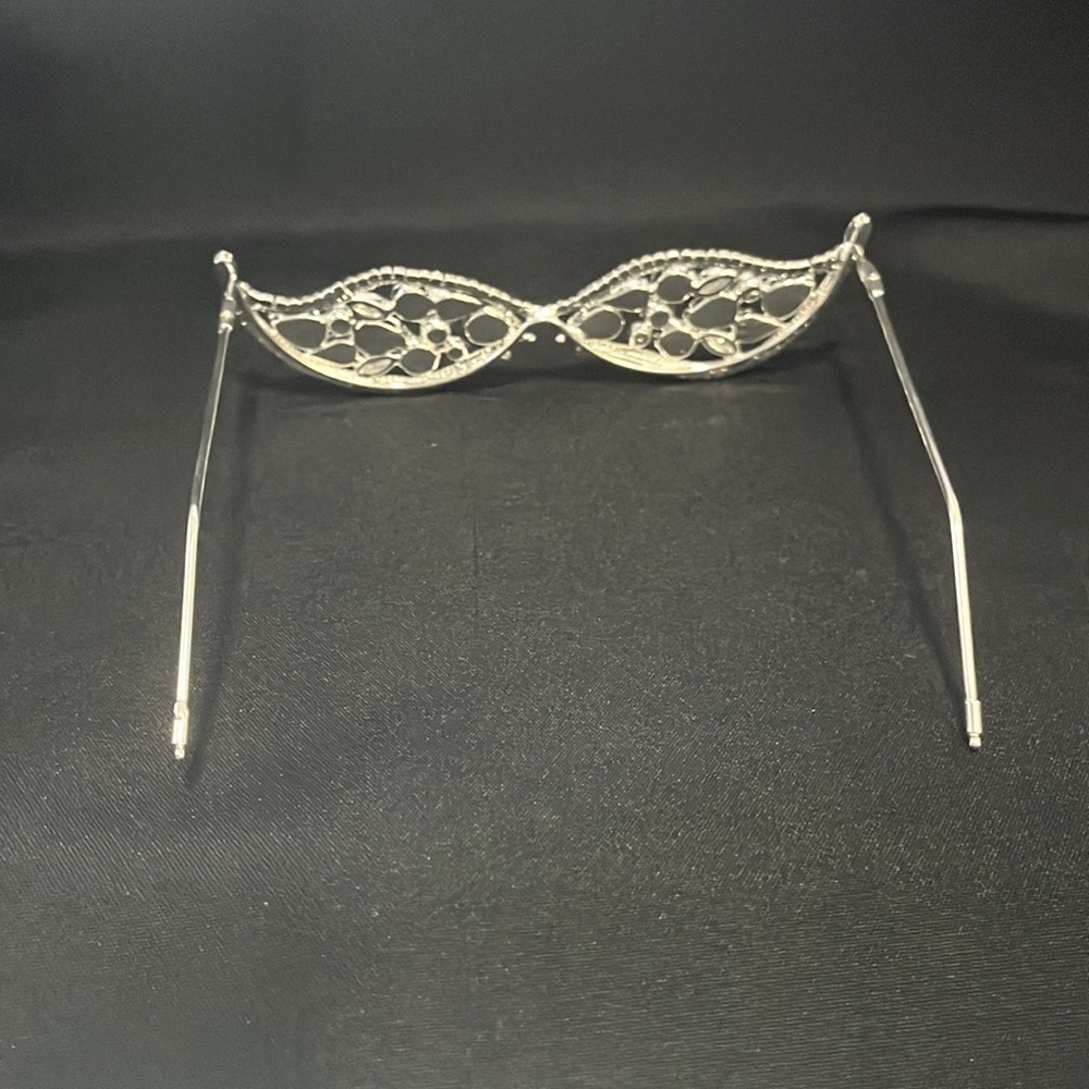 MASQUERADE GLASSES W/FREE CASE ✨✨✨ - Picture 6 of 9